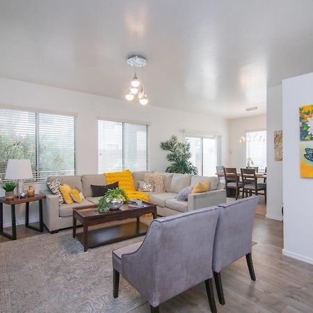Stylish Home Phoenix - Low Rates Now! Екстер'єр фото