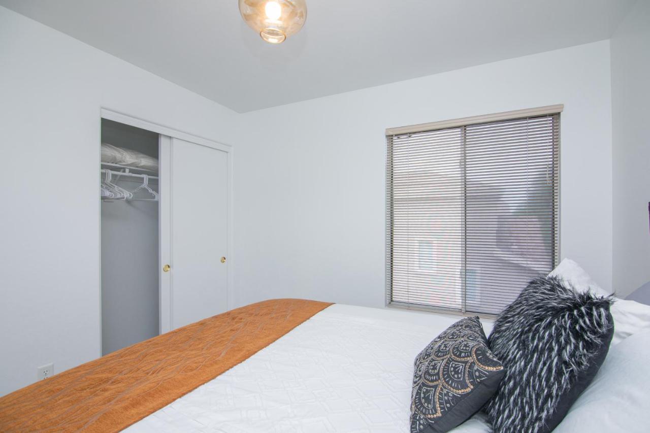 Stylish Home Phoenix - Low Rates Now! Екстер'єр фото