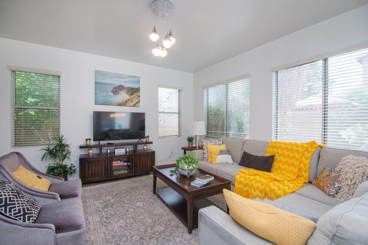 Stylish Home Phoenix - Low Rates Now! Екстер'єр фото