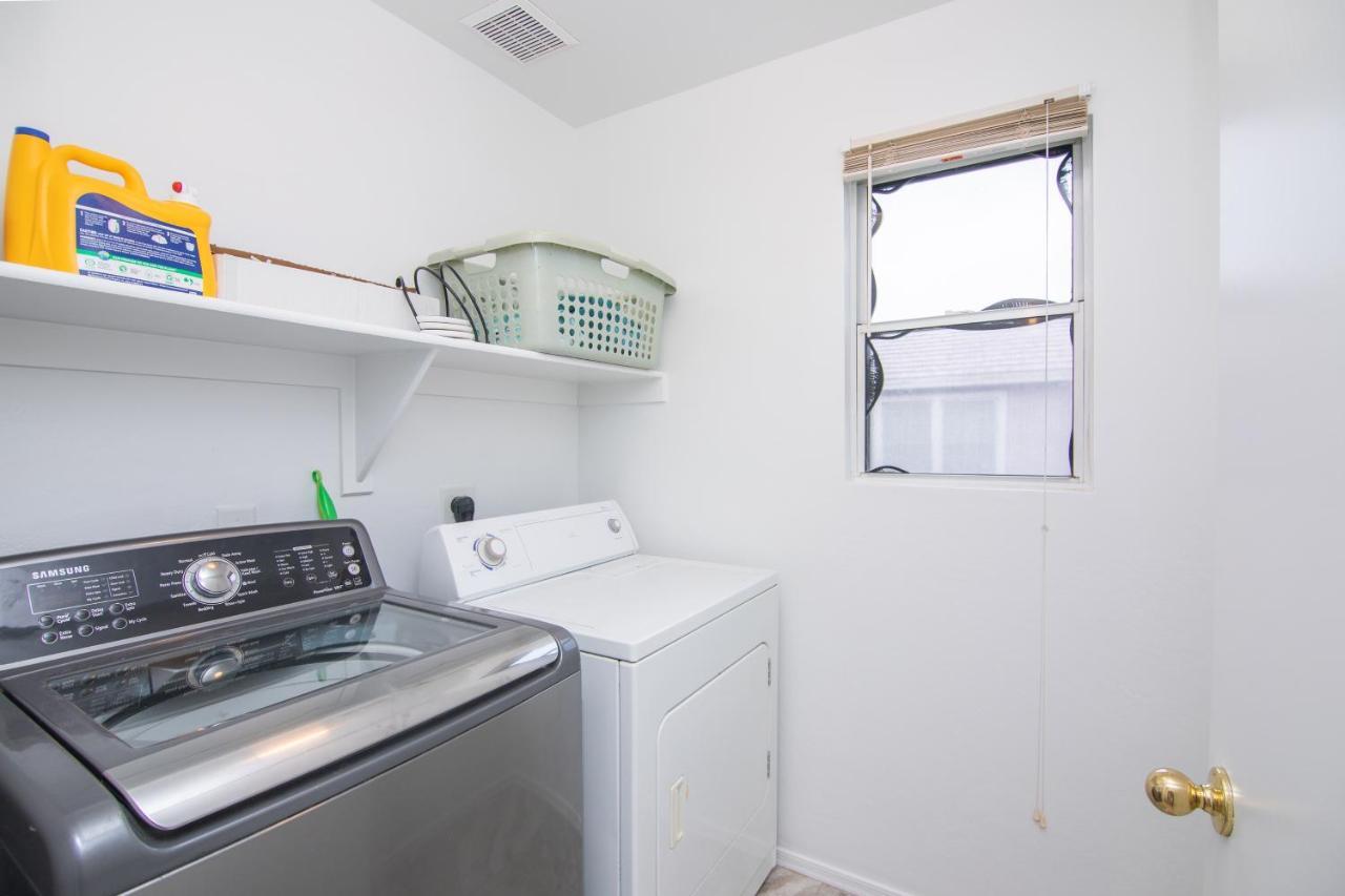 Stylish Home Phoenix - Low Rates Now! Екстер'єр фото