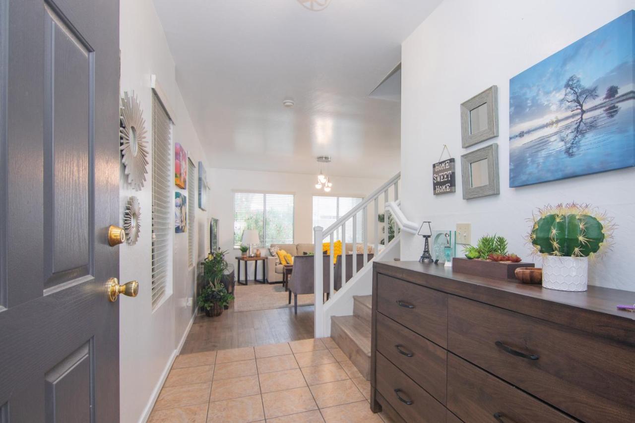 Stylish Home Phoenix - Low Rates Now! Екстер'єр фото