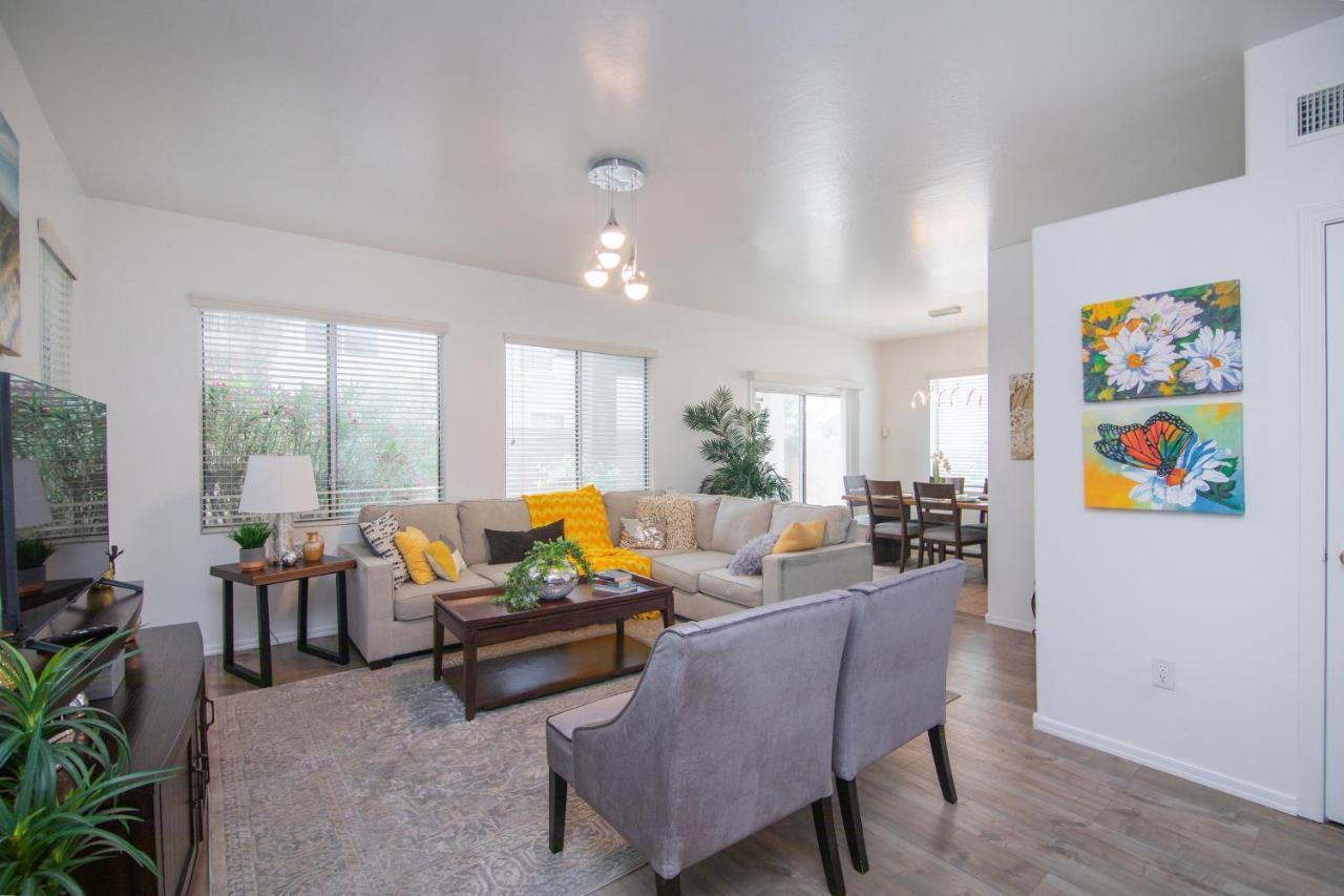 Stylish Home Phoenix - Low Rates Now! Екстер'єр фото
